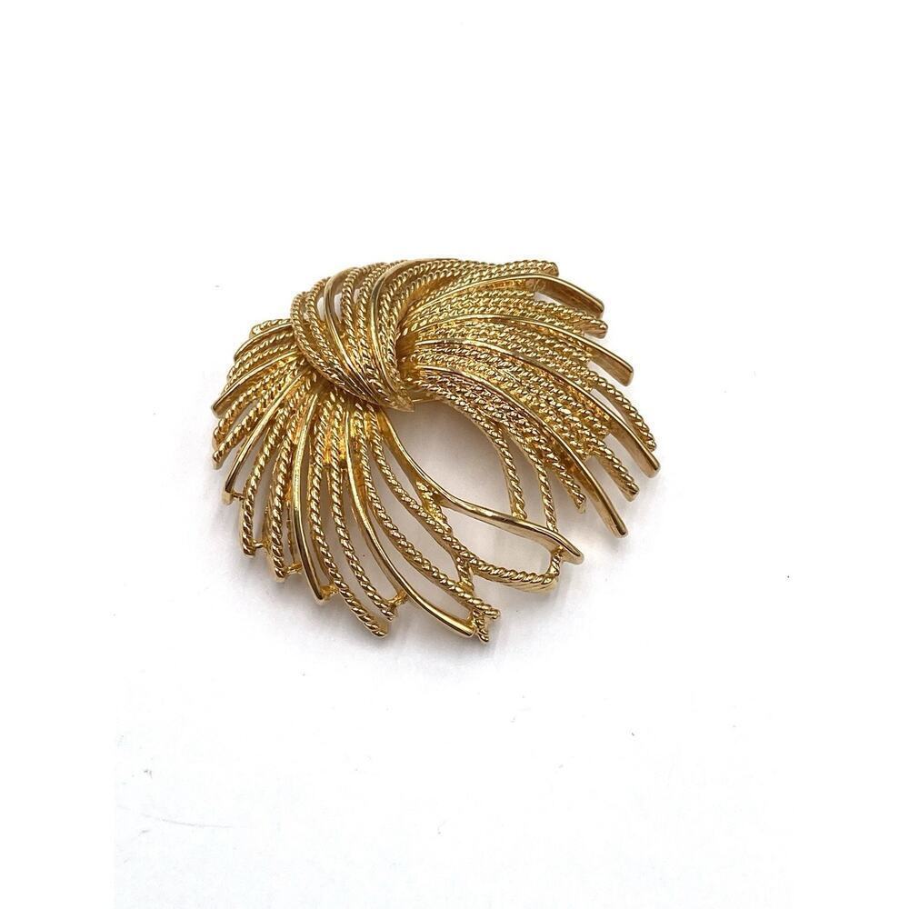 MONET Cordelia Spray Brooch Gold Tone Pin Vintage Estate